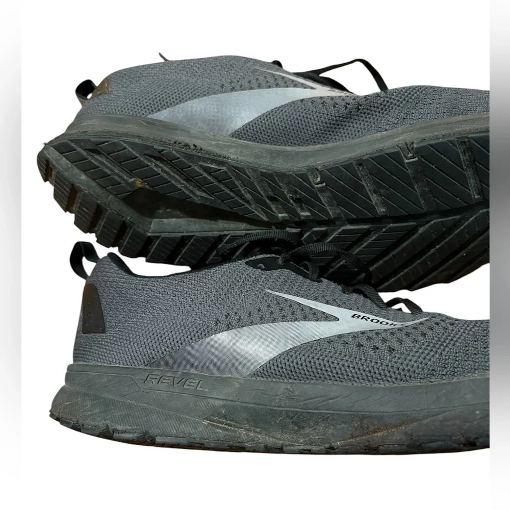 Brooks Men's Revel 4 Running Shoes Size 11 - Picture 10 of 16